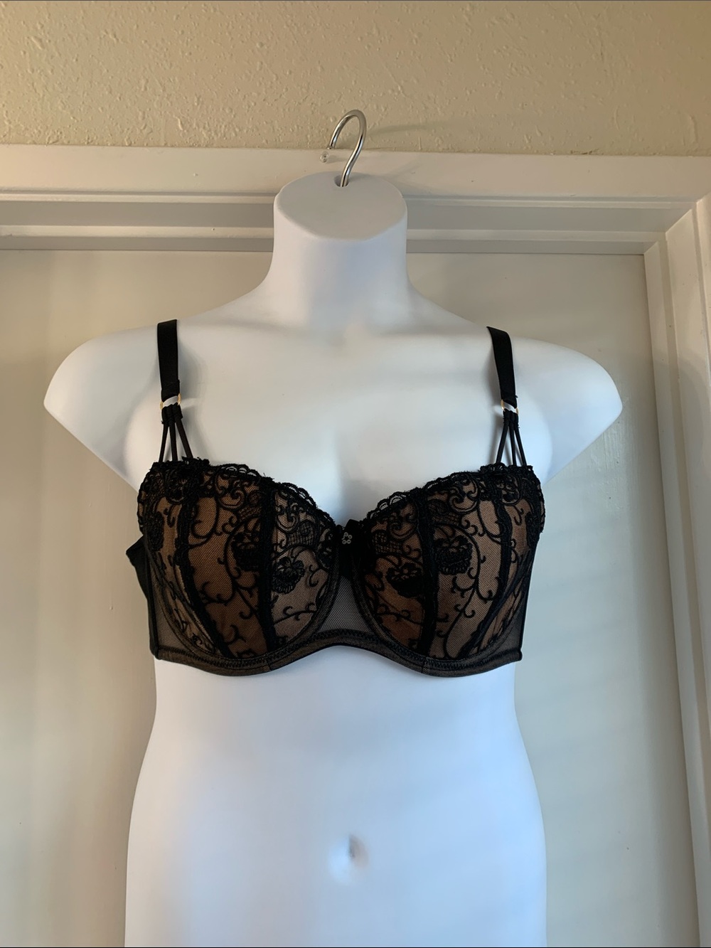 City Chic Hips & Curves Black Bra with Underwire Size 38C